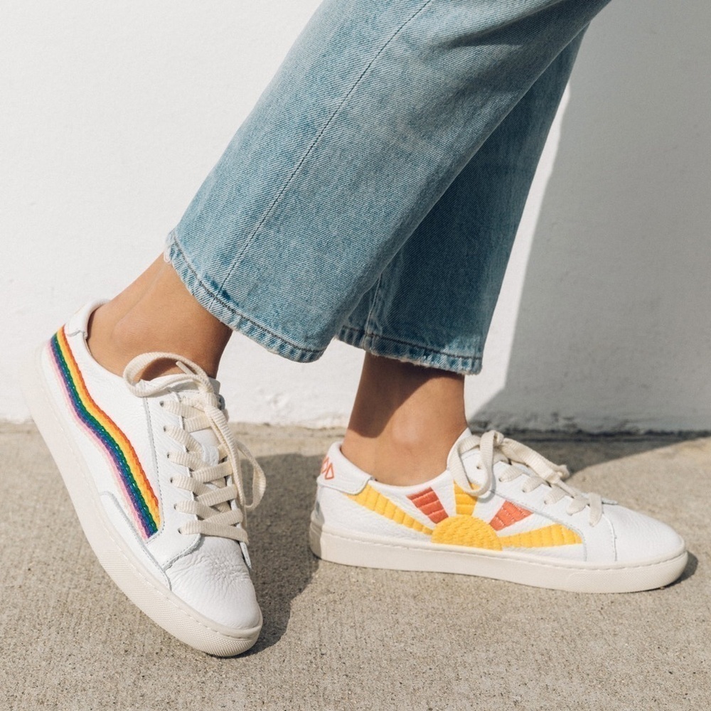 Soludos Rainbow Wave Embroidered White Leather Good Vibes Sneaker Size 7.5